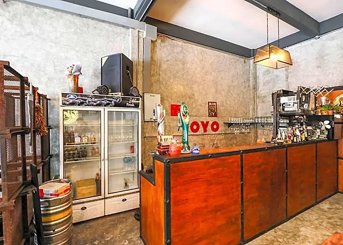 Oyo 823 Oliver's بانكوك